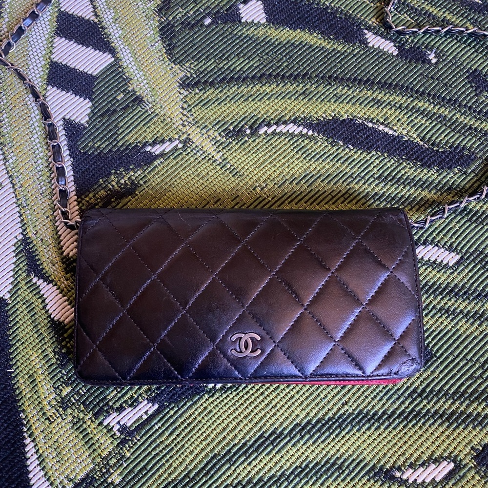 CHANEL Wallet & Crossbody